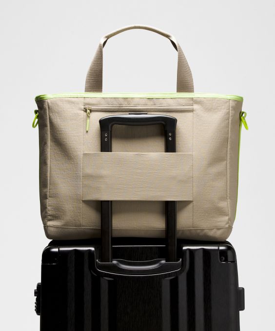 Multi-Pocket Tote Bag 19.5L